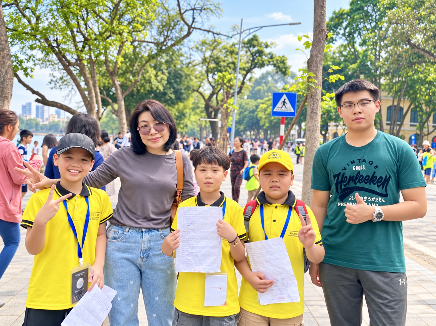 Nhóm học sinh hoàn thành nhiệm vụ giao tiếp trong hoạt động ngoại khóa